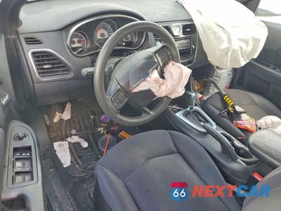 Zdjęcie 8 z 12 samochodu: 2013 CHRYSLER 200 LX VIN:1C3CCBAB3DN635579 - miniatura