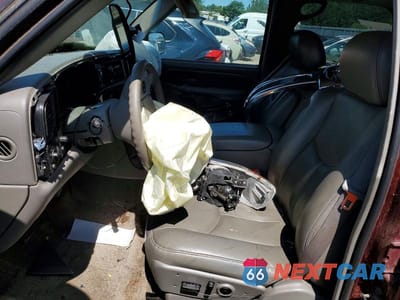 Zdjęcie 7 z 13 samochodu: 2003 GMC YUKON DENALI VIN:1GKEK63U63J185370 - miniatura