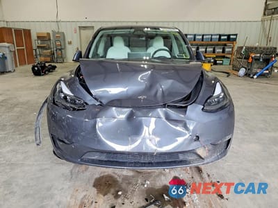 Piąte zdjęcie samochodu w środku: 2023 TESLA MODEL Y VIN:7SAYGDEE2PF838670 - miniatura