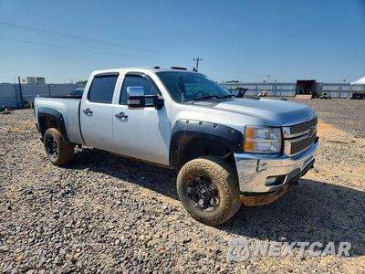 Czwarte zdjęcie samochodu z boku: 2011 CHEVROLET SILVERADO K2500 HEAVY DUTY LT VIN:1GC1KXC8XBF247681 - miniatura