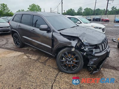 Czwarte zdjęcie samochodu z boku: 2021 JEEP GRAND CHEROKEE LAREDO VIN:1C4RJFAG8MC824254 - miniatura