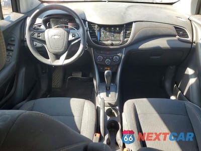 Zdjęcie 8 z 13 samochodu: 2019 CHEVROLET TRAX LS VIN:3GNCJKSB7KL253382 - miniatura