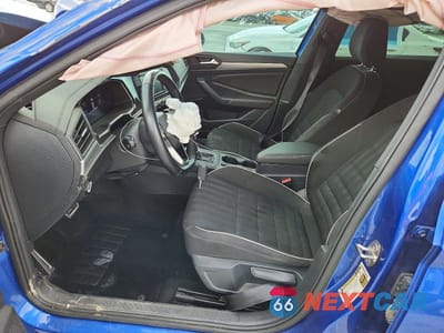 Zdjęcie 7 z 12 samochodu: 2024 VOLKSWAGEN JETTA SPORT VIN:3VWBM7BUXRM000424 - miniatura