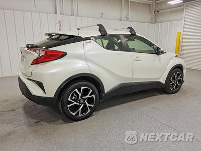 Trzecie zdjęcie samochodu z tyłu: 2021 TOYOTA C-HR XLE VIN:JTNKHMBX0M1108133 - miniatura