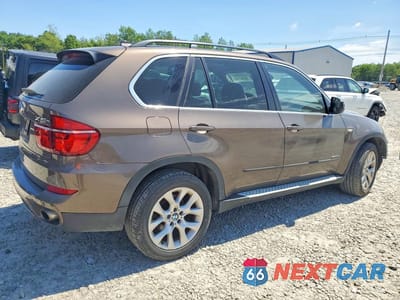 Trzecie zdjęcie samochodu z tyłu: 2013 BMW X5 XDRIVE35I VIN:5UXZV4C57D0B19324 - miniatura