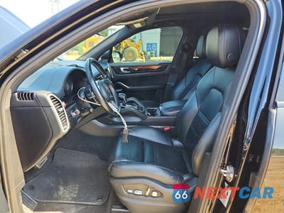 Zdjęcie 7 z 13 samochodu: 2019 PORSCHE CAYENNE S VIN:WP1AB2AYXKDA63812 - miniatura