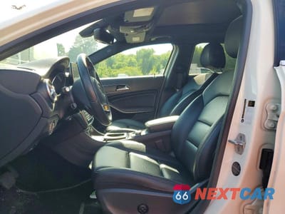 Zdjęcie 7 z 13 samochodu: 2016 MERCEDES-BENZ GLA 250 4MATIC VIN:WDCTG4GB6GJ231586 - miniatura