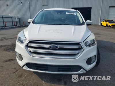 Piąte zdjęcie samochodu w środku: 2019 FORD ESCAPE SE VIN:1FMCU0GD4KUB65602 - miniatura