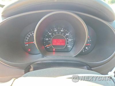 Zdjęcie 9 z 12 samochodu: 2015 KIA SOUL BASE VIN:KNDJN2A2XF7168990 - miniatura