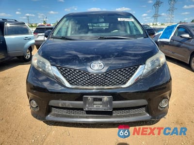 Piąte zdjęcie samochodu w środku: 2013 TOYOTA SIENNA SPORT VIN:5TDXK3DC0DS303359 - miniatura