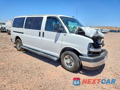 Czwarte zdjęcie samochodu z boku: 2017 CHEVROLET EXPRESS G3500 LT VIN:1GAZGMFG7H1224590 - miniatura