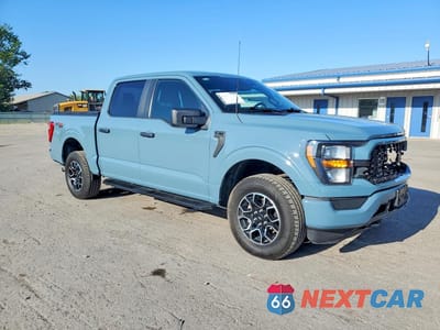 Czwarte zdjęcie samochodu z boku: 2023 FORD F150 SUPERCREW VIN:1FTEW1EPXPKD58091 - miniatura