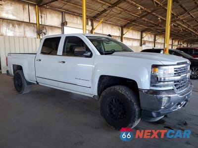 Czwarte zdjęcie samochodu z boku: 2017 CHEVROLET SILVERADO K1500 LTZ VIN:3GCUKSEJ6HG118120 - miniatura