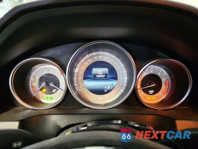 Zdjęcie 9 z 12 samochodu: 2016 MERCEDES-BENZ E 400 4MATIC VIN:WDDKJ6HB2GF331397 - miniatura
