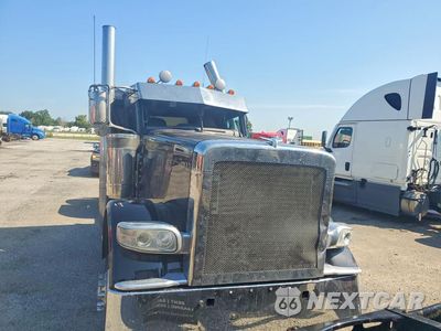 Piąte zdjęcie samochodu w środku: 2016 PETERBILT 389 SEMI TRUCK VIN:1NPXGGGG90D443982 - miniatura