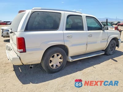 Trzecie zdjęcie samochodu z tyłu: 2005 CADILLAC ESCALADE LUXURY VIN:1GYEC63T75R194366 - miniatura