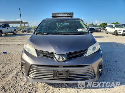 Piąte zdjęcie samochodu w środku: 2018 TOYOTA SIENNA XLE PREMIUM 8-PASSENGER VIN:5TDYZ3DC5JS914578 - miniatura