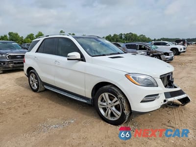 Czwarte zdjęcie samochodu z boku: 2015 MERCEDES-BENZ ML 250 BLUETEC VIN:4JGDA0EBXFA585712 - miniatura