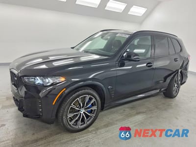 2026 BMW X5 M60I 5UX33EU01T9383618 - główne zdjęcie licytacji z USA - miniatura