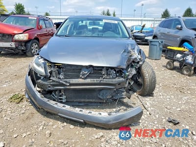 Piąte zdjęcie samochodu w środku: 2018 VOLKSWAGEN JETTA S VIN:3VW2B7AJXJM220714 - miniatura