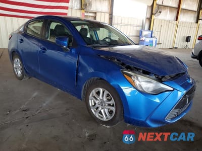 Czwarte zdjęcie samochodu z boku: 2017 TOYOTA YARIS IA BASE VIN:3MYDLBYV4HY182308 - miniatura