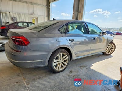 Trzecie zdjęcie samochodu z tyłu: 2019 VOLKSWAGEN PASSAT WOLFSBURG VIN:1VWLA7A32KC009373 - miniatura