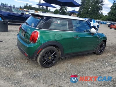 Trzecie zdjęcie samochodu z tyłu: 2024 MINI COOPER SE VIN:WMW13DJ0XR2V87730 - miniatura