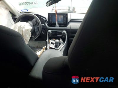 Zdjęcie 8 z 13 samochodu: 2021 TOYOTA RAV4 XLE VIN:JTMW1RFV9MD074580 - miniatura