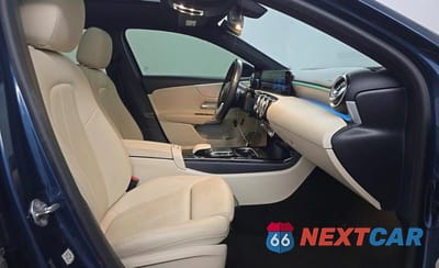 Piąte zdjęcie samochodu w środku: 2022 MERCEDES-BENZ A 220 VIN:W1K3G4EB0NJ353212 - miniatura