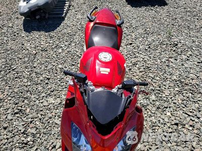 Piąte zdjęcie samochodu w środku: 2003 HONDA VFR800 VIN:JH2RC46143M501502 - miniatura