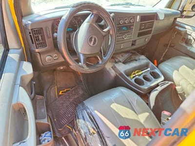 Zdjęcie 8 z 13 samochodu: 2010 GMC SAVANA G3500 VIN:1GT2GUBA8A1901453 - miniatura