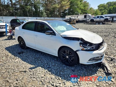 Czwarte zdjęcie samochodu z boku: 2018 VOLKSWAGEN JETTA SPORT VIN:3VWD17AJ8JM206550 - miniatura