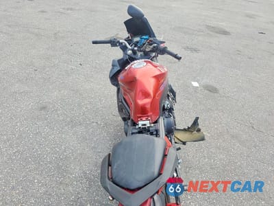 Zdjęcie 6 z 9 samochodu: 2011 YAMAHA FZ6 R VIN:JYARJ18E3BA006622 - miniatura