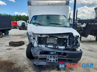 Piąte zdjęcie samochodu w środku: 2023 FORD E350 BOX TRUCK VIN:1FDWE3FN7PDD03470 - miniatura