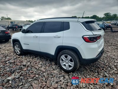 Drugie zdjęcie samochodu z przodu: 2022 JEEP COMPASS LATITUDE VIN:3C4NJDBB9NT235449 - miniatura