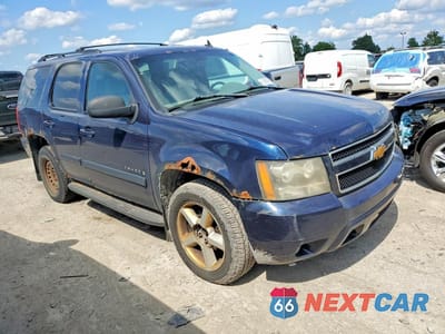 Czwarte zdjęcie samochodu z boku: 2008 CHEVROLET TAHOE K1500 VIN:1GNFK13098R129472 - miniatura