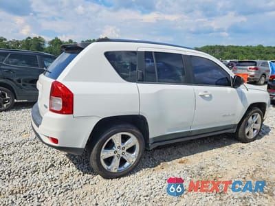 Trzecie zdjęcie samochodu z tyłu: 2011 JEEP COMPASS SPORT VIN:1J4NT1FB1BD253314 - miniatura