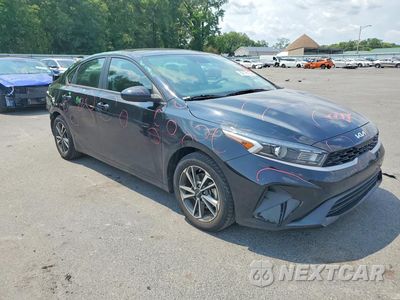 Czwarte zdjęcie samochodu z boku: 2024 KIA FORTE LXS VIN:3KPF24AD0RE739855 - miniatura