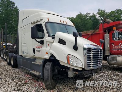 Czwarte zdjęcie samochodu z boku: 2018 FREIGHTLINER CASCADIA 113 SEMI TRUCK VIN:3AKJGHDV0JSKA5475 - miniatura