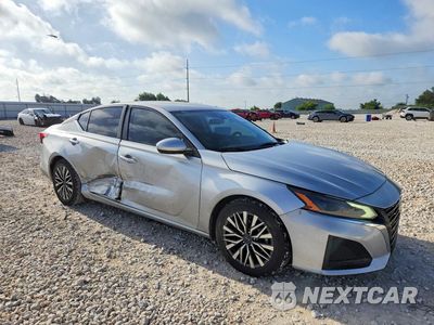 Czwarte zdjęcie samochodu z boku: 2023 NISSAN ALTIMA SV VIN:1N4BL4DV2PN343859 - miniatura