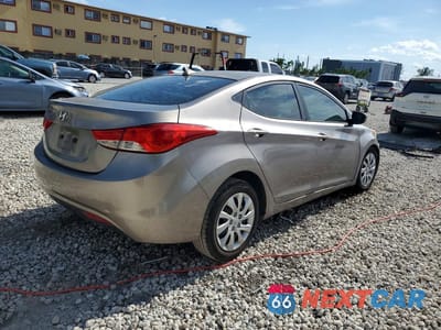 Trzecie zdjęcie samochodu z tyłu: 2013 HYUNDAI ELANTRA GLS VIN:5NPDH4AE6DH221350 - miniatura