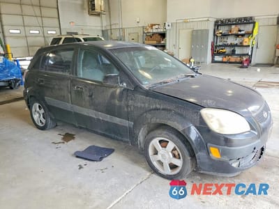 Czwarte zdjęcie samochodu z boku: 2006 KIA RIO 5 VIN:KNADE163566060286 - miniatura