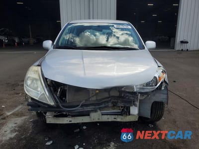 Piąte zdjęcie samochodu w środku: 2011 NISSAN VERSA 1.8 S VIN:3N1BC1CP0BL396048 - miniatura