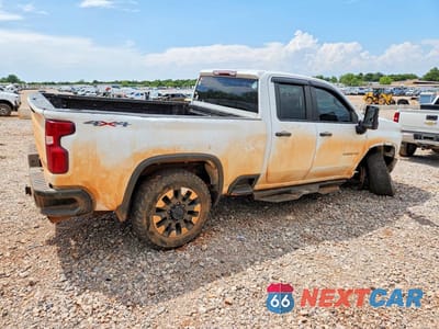 Trzecie zdjęcie samochodu z tyłu: 2020 CHEVROLET SILVERADO K2500 CUSTOM VIN:1GC5YME74LF265050 - miniatura