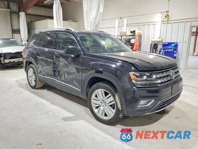 Czwarte zdjęcie samochodu z boku: 2018 VOLKSWAGEN ATLAS SEL PREMIUM VIN:1V2NR2CA7JC576355 - miniatura