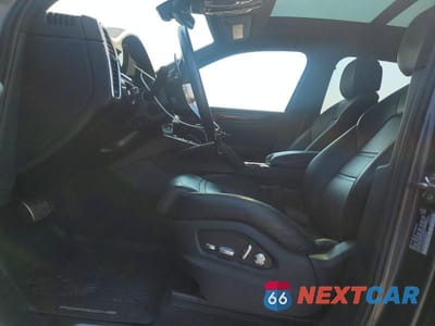 Zdjęcie 7 z 13 samochodu: 2020 PORSCHE CAYENNE VIN:WP1AA2AYXLDA03047 - miniatura
