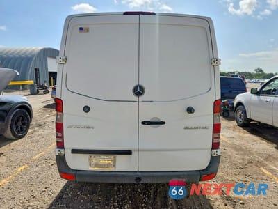 Zdjęcie 6 z 12 samochodu: 2014 MERCEDES-BENZ SPRINTER 2500 VIN:WD3PE7DC3E5834099 - miniatura