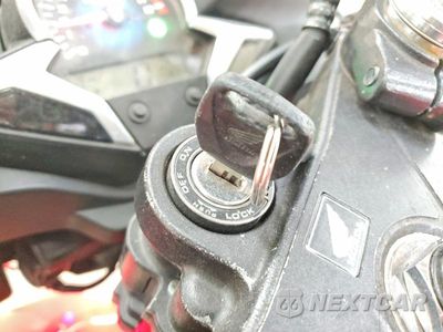 Zdjęcie 8 z 9 samochodu: 2013 HONDA CBR250 R VIN:MLHMC4106D5302493 - miniatura