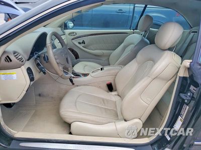 Zdjęcie 7 z 13 samochodu: 2009 MERCEDES-BENZ CLK 350 VIN:WDBTK56F09F266868 - miniatura