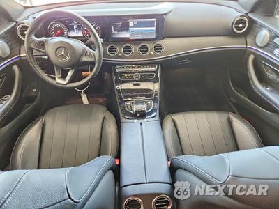Zdjęcie 8 z 12 samochodu: 2017 MERCEDES-BENZ E 300 VIN:WDDZF4JB3HA058435 - miniatura